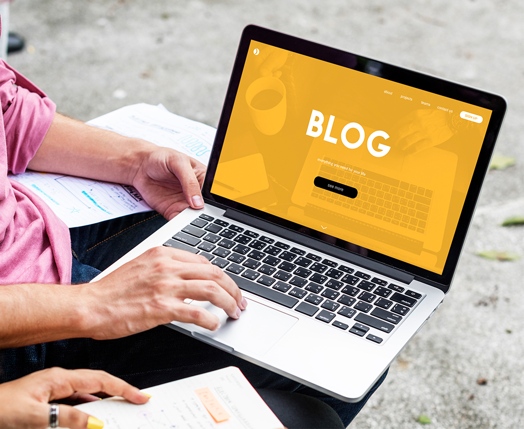 Blog card grid title, tags, short summary, thumbnail